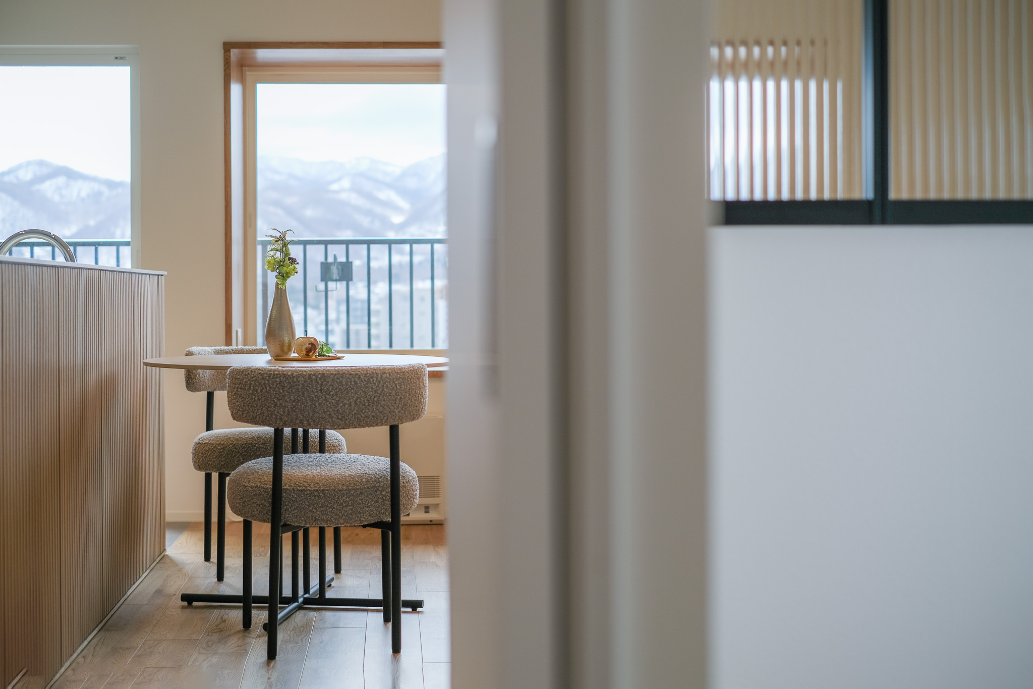 眺望の中に住む｜宮の森マンションリノベーションモデルルーム